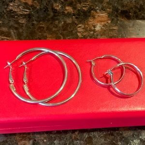 2 pairs Hoop Earrings